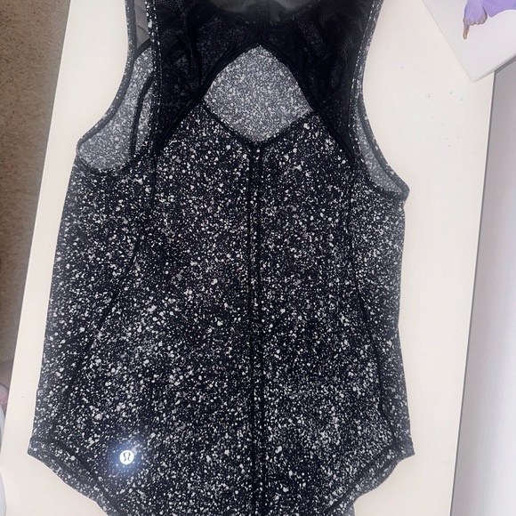 super cute!! black and white lulu tank!! - Picture 2 of 4